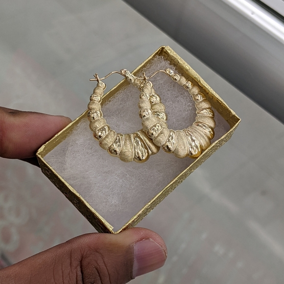 COPY - 10KT real gold earrings. - Picture 2 of 9